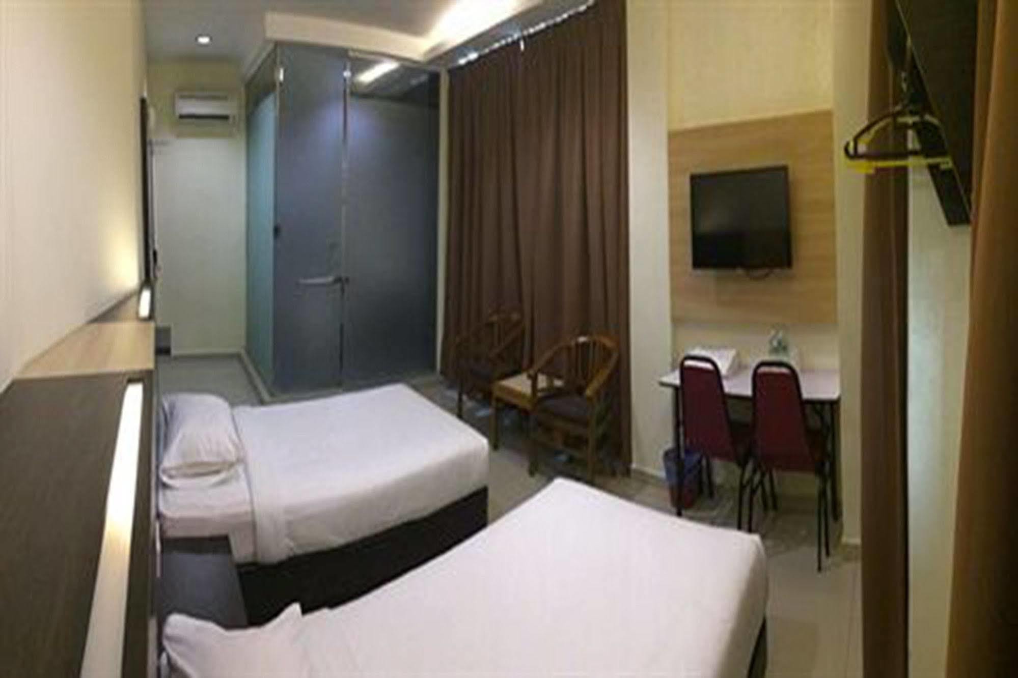 Hotel Centre Point Tampin Malacca Eksteriør billede