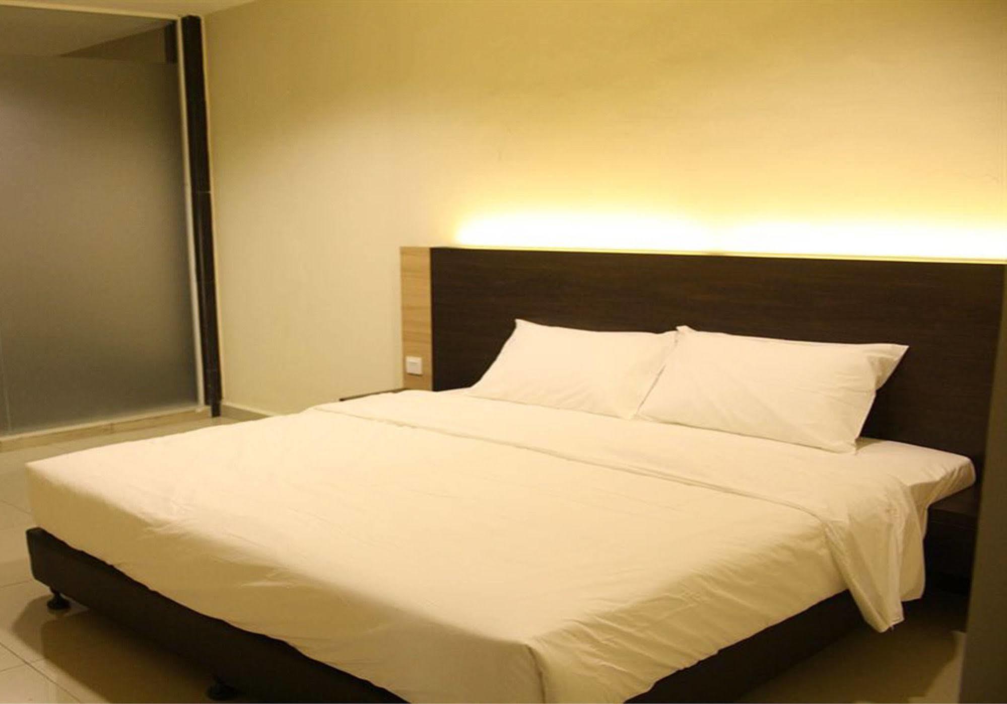 Hotel Centre Point Tampin Malacca Eksteriør billede