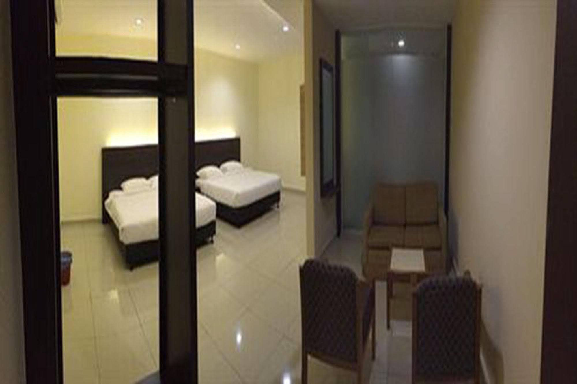 Hotel Centre Point Tampin Malacca Eksteriør billede
