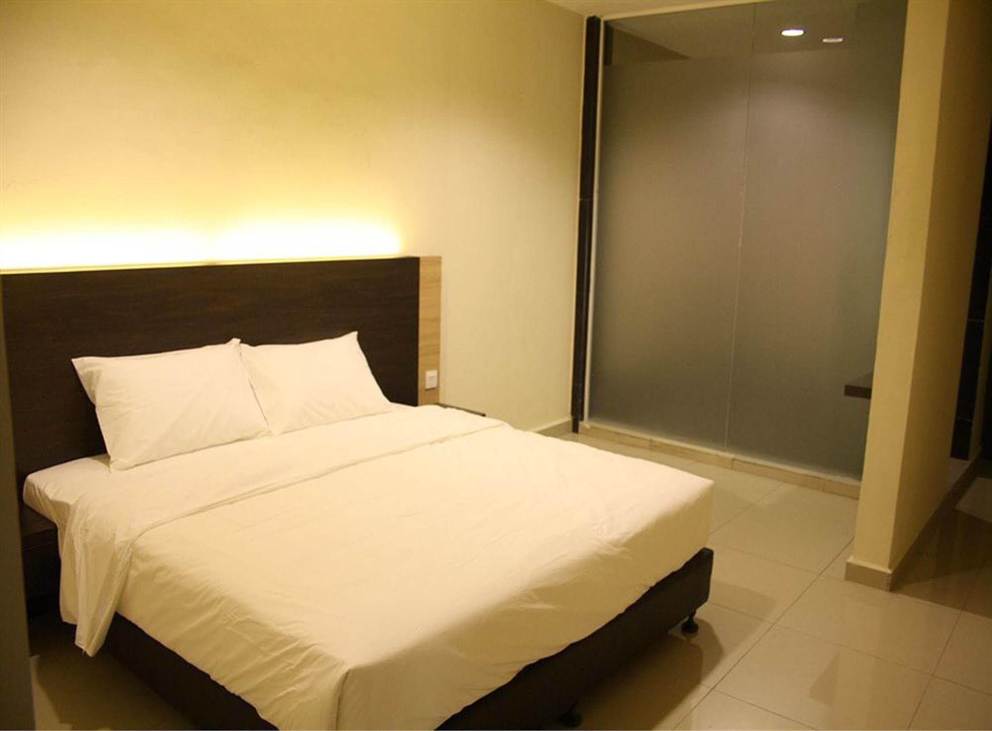 Hotel Centre Point Tampin Malacca Eksteriør billede