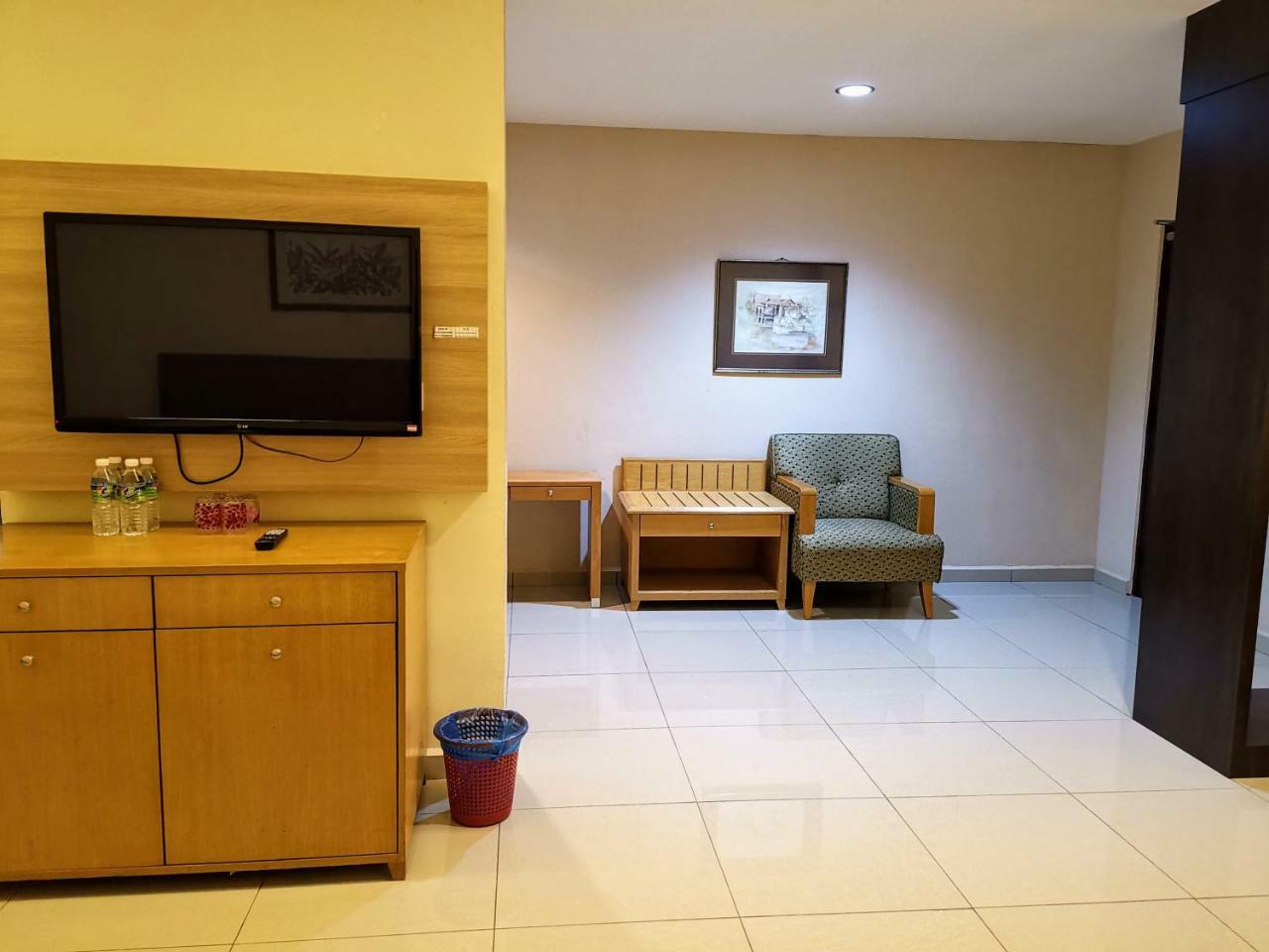Hotel Centre Point Tampin Malacca Eksteriør billede
