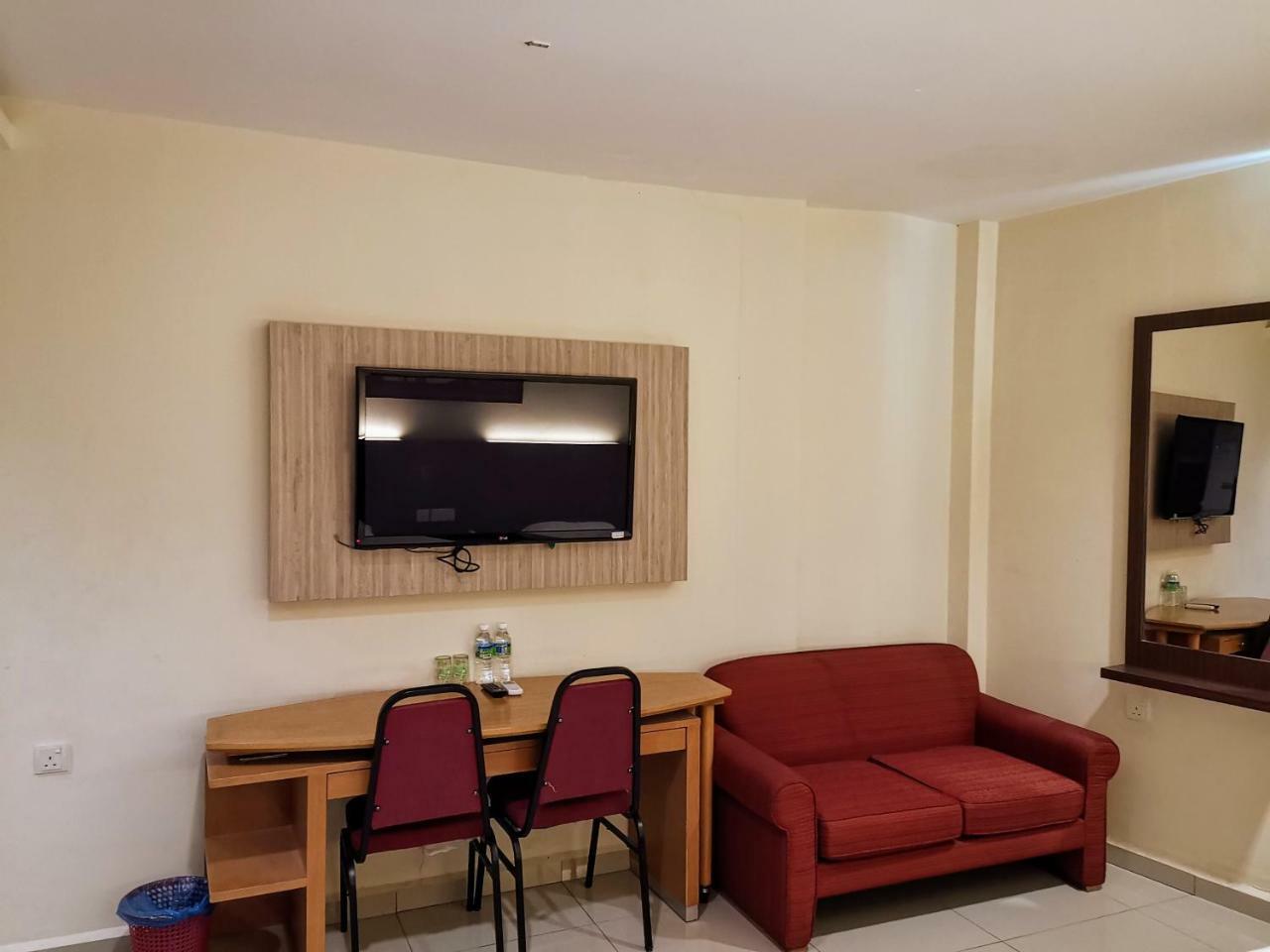 Hotel Centre Point Tampin Malacca Eksteriør billede