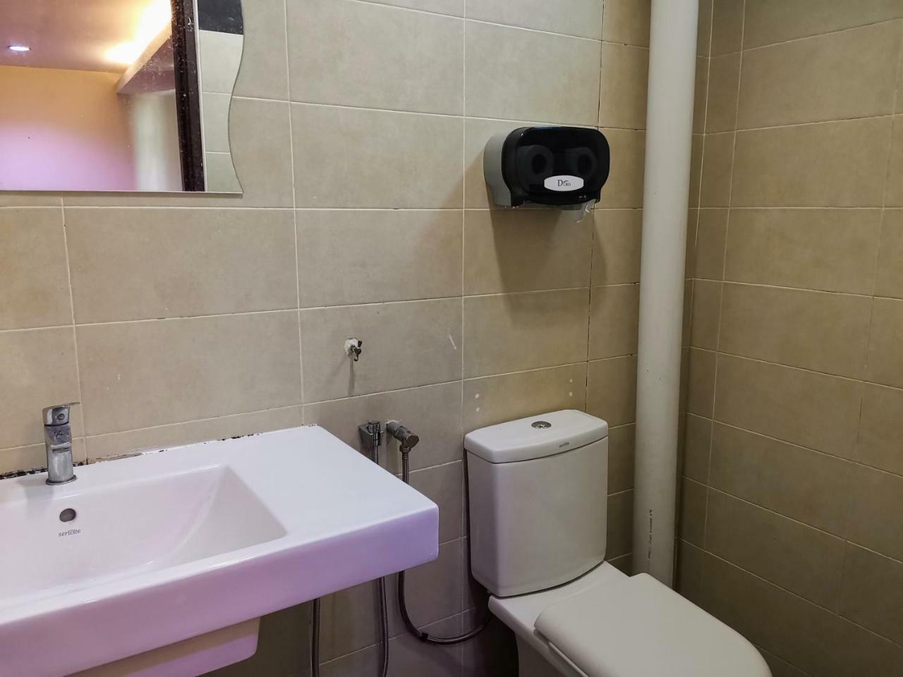 Hotel Centre Point Tampin Malacca Eksteriør billede